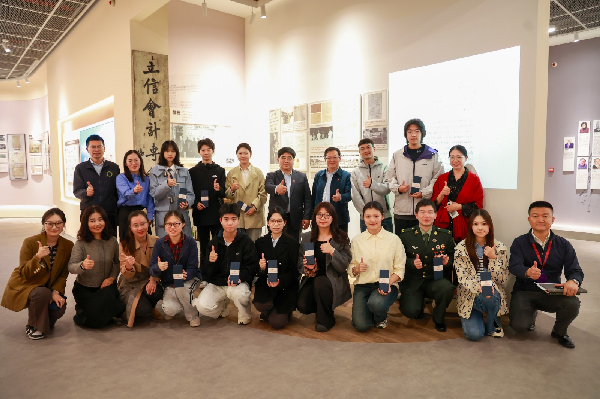 学校举行“书记面对面”2025级新生专场